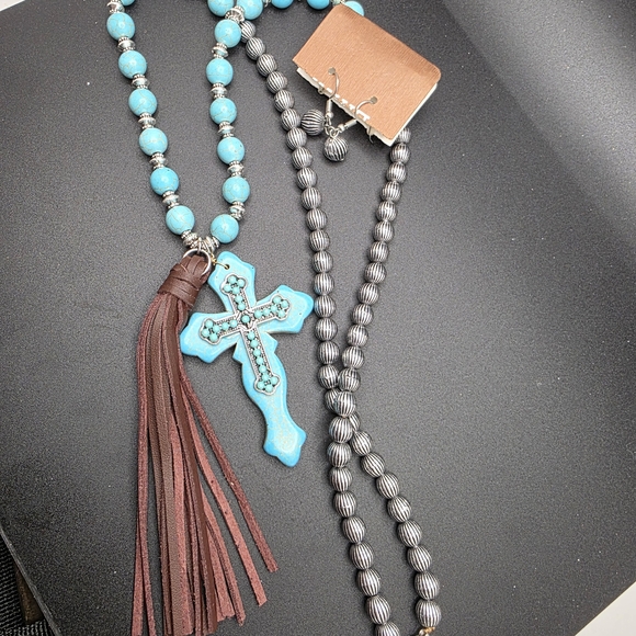 Turquoise Beaded Necklace with Cross Pendant (1868) - Picture 2 of 2